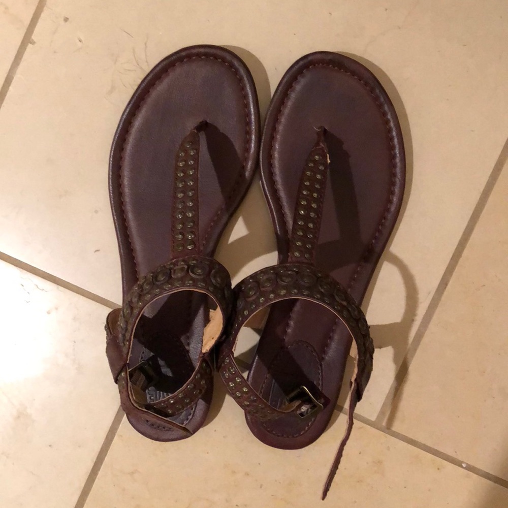 Frye Madison Disc T-Strap Thong